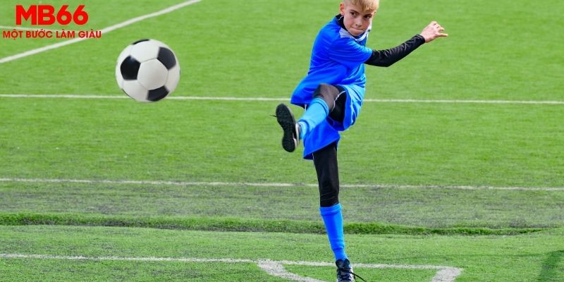 Theo dõi về lối đá của các cầu thủ ra sân của 2 đội